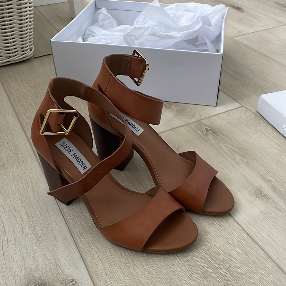 Steve Madden Tan Heels